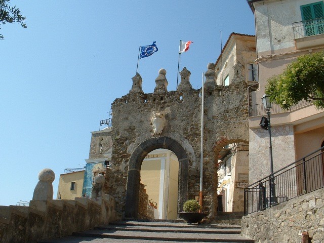 Agropoli, porta castello